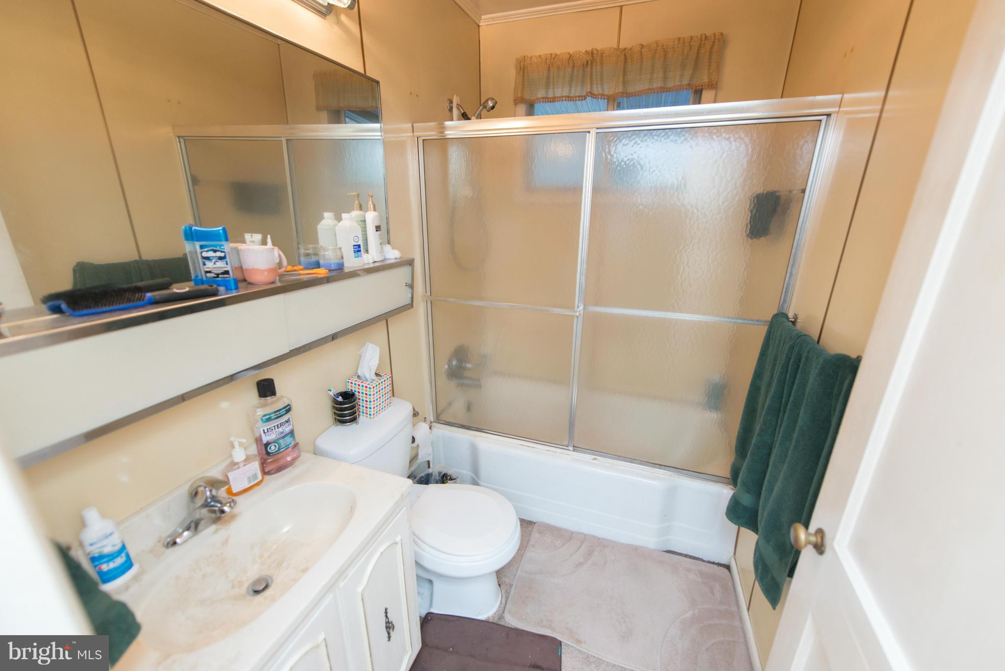 7840 Harbor Road Pasadena, MD 21122 - Photo 17 of 30 Bath