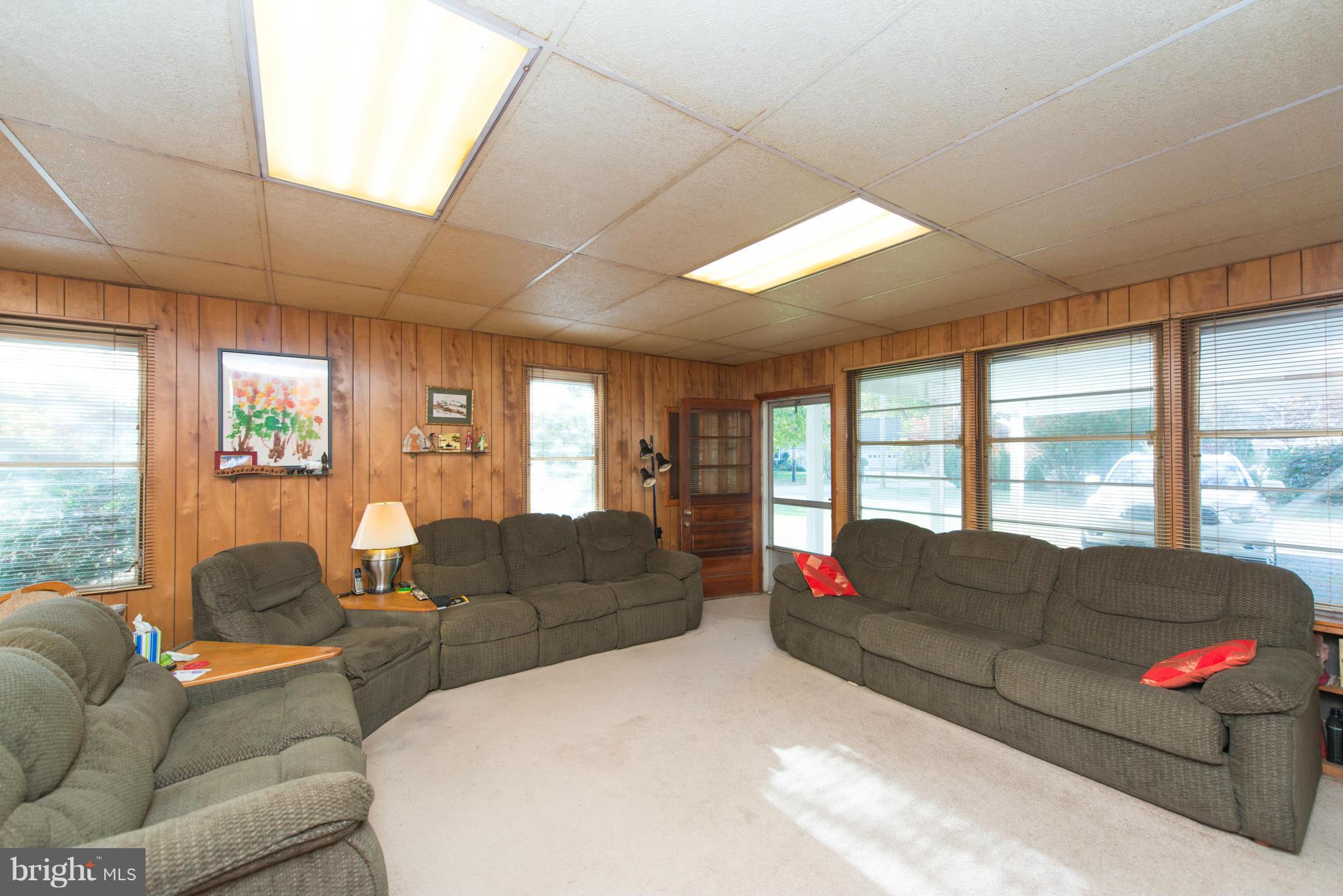 7840 Harbor Road Pasadena, MD 21122 - Photo 24 of 30 Family Room
