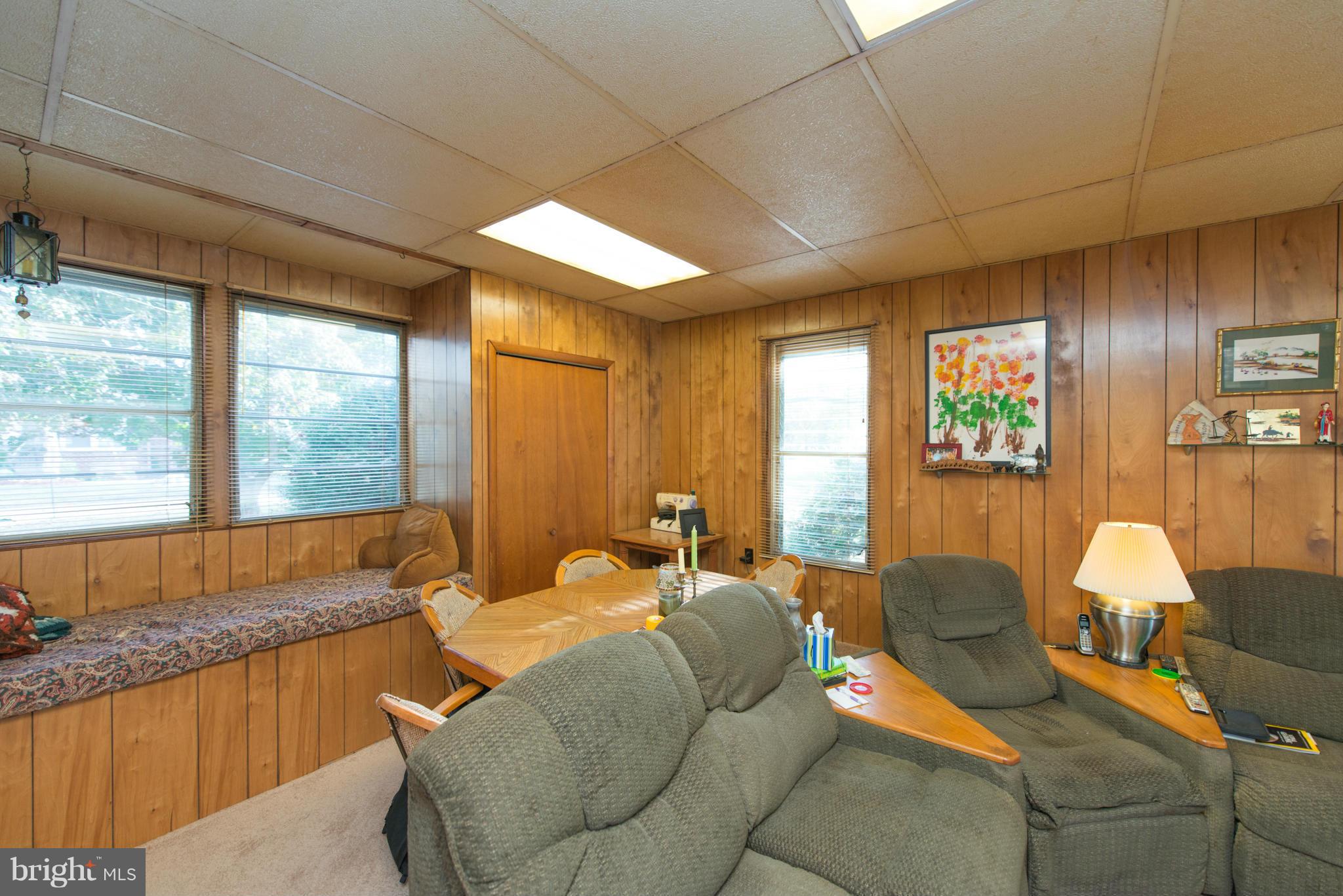 7840 Harbor Road Pasadena, MD 21122 - Photo 25 of 30 Family Room