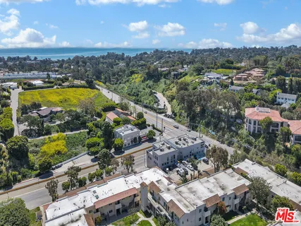 $719,000 | 6472 Cavalleri Road, Malibu, CA 90265