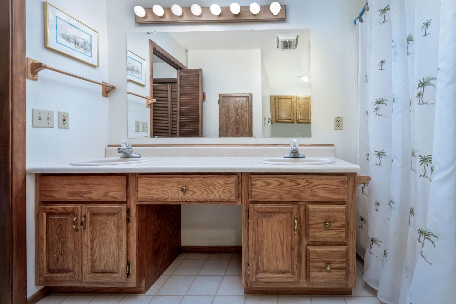 15501 Little Valley Road Grass Valley, CA 95949 - Photo 30 of 48 Primary Bathroom