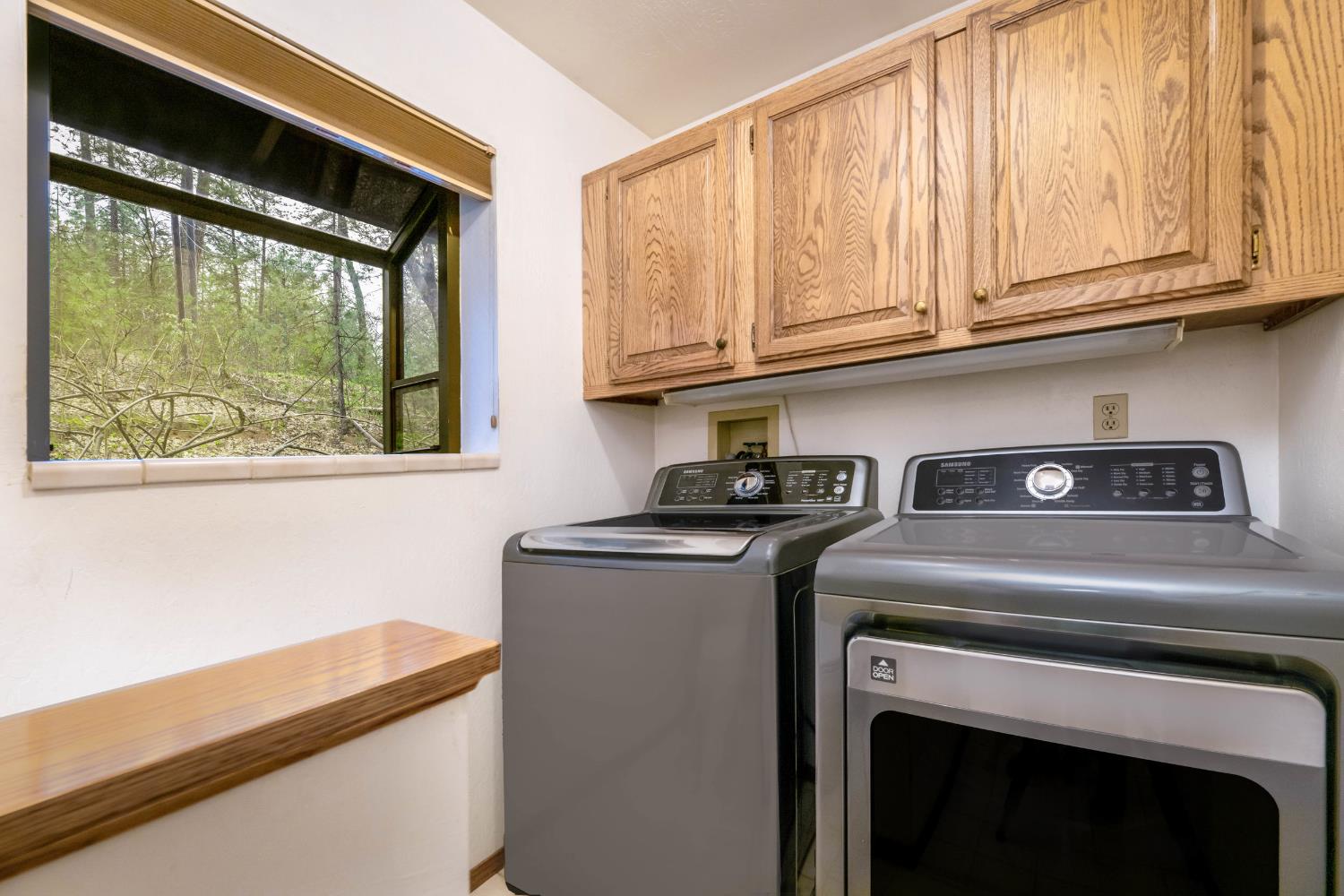 15501 Little Valley Road Grass Valley, CA 95949 - Photo 32 of 48 Laundry in Primary Bathroom