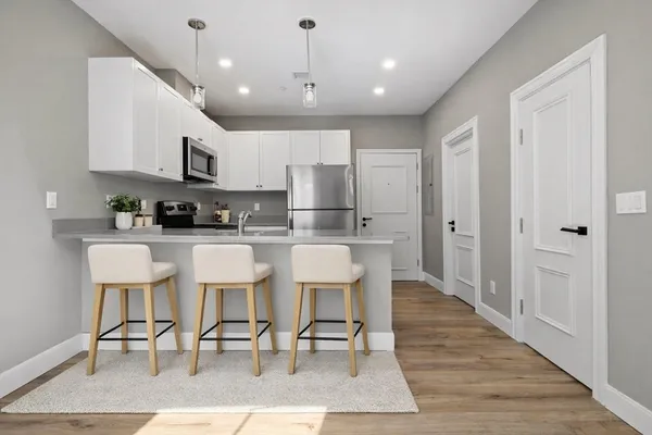 $3,700 | 3 Burke Lane, Unit 202, Wellesley, MA 02481