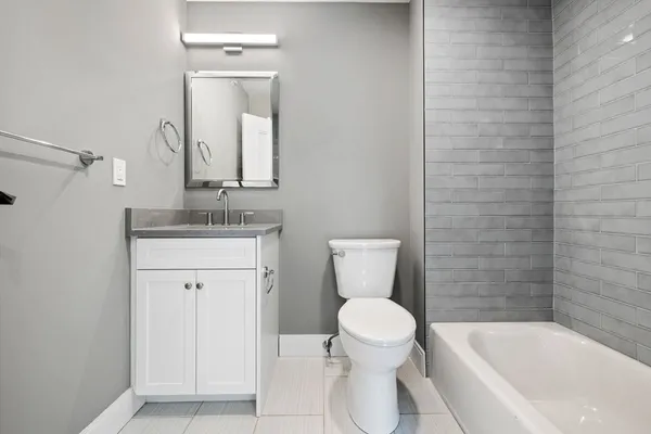 $3,700 | 3 Burke Lane, Unit 202, Wellesley, MA 02481