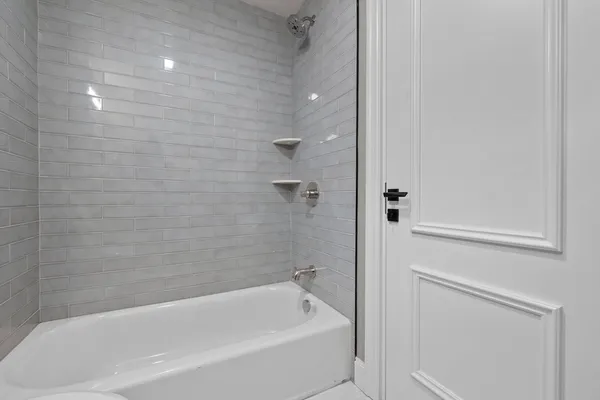 $3,700 | 3 Burke Lane, Unit 202, Wellesley, MA 02481