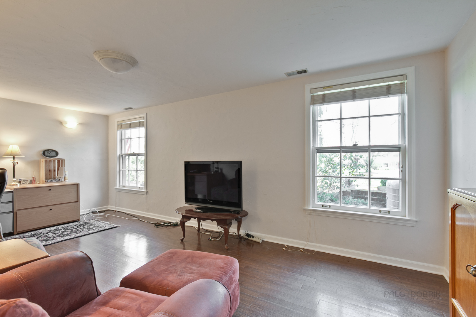 1991 Pheasant Trail Inverness, IL 60067 - Photo 25 of 53 a living room with furniture and a flat screen tv