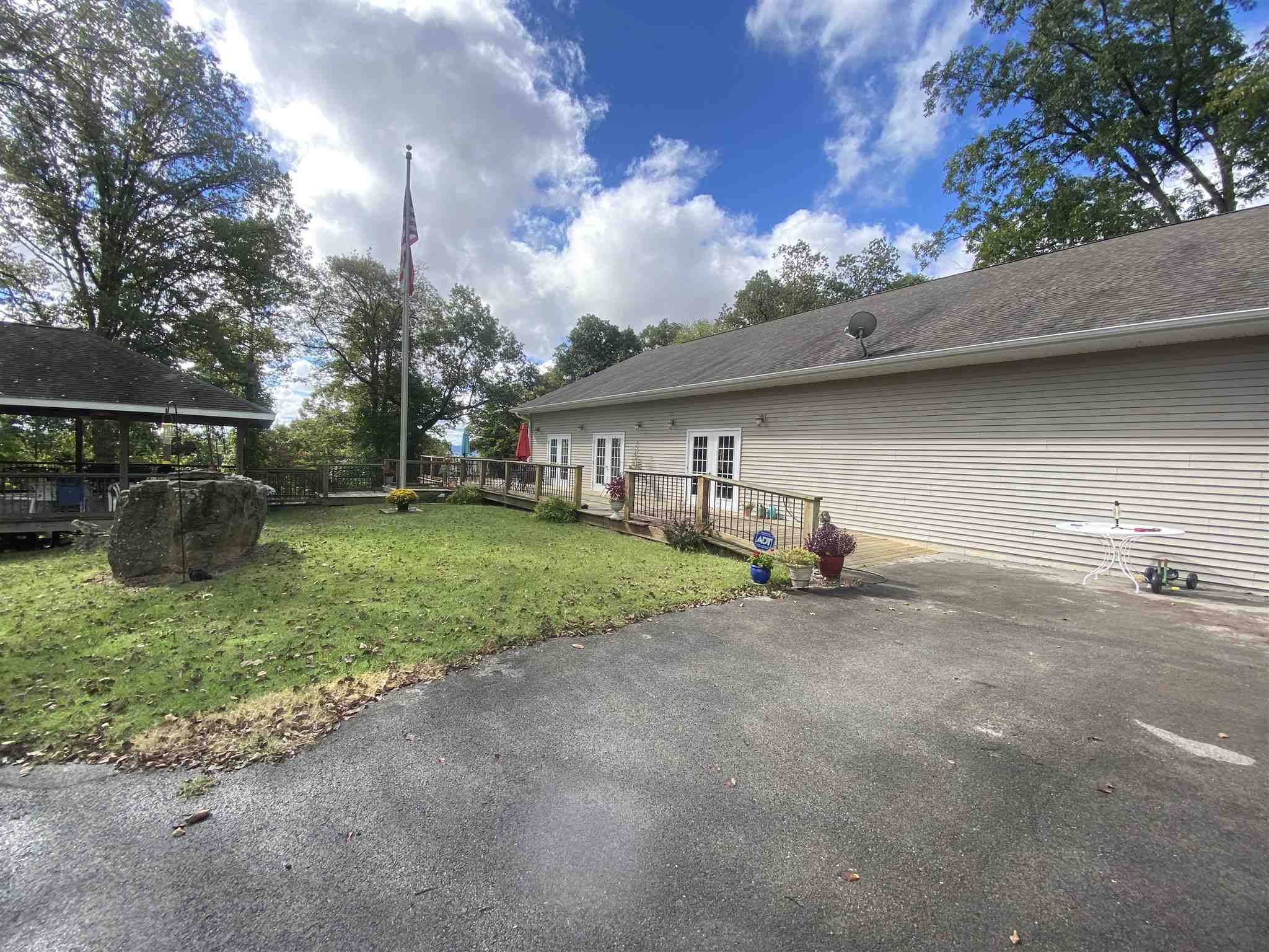 140 Buttermilk Hill Road Gorham, IL 62940 - Photo 8 of 47 Gallery Image 8