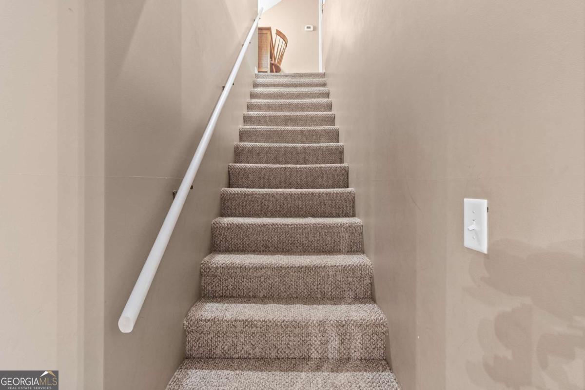 513 South Red Rock Road Toccoa, GA 30577 - Photo 27 of 47 a view of entryway