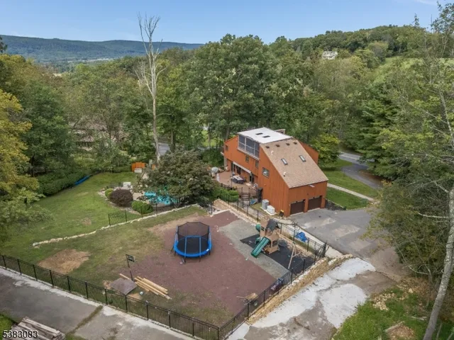 $885,000 | 147 Beacon Hill Road, Califon, NJ 07830