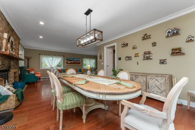 $885,000 | 147 Beacon Hill Road, Califon, NJ 07830