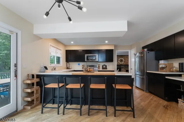 $885,000 | 147 Beacon Hill Road, Califon, NJ 07830