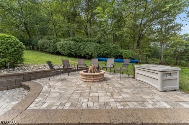 $885,000 | 147 Beacon Hill Road, Califon, NJ 07830