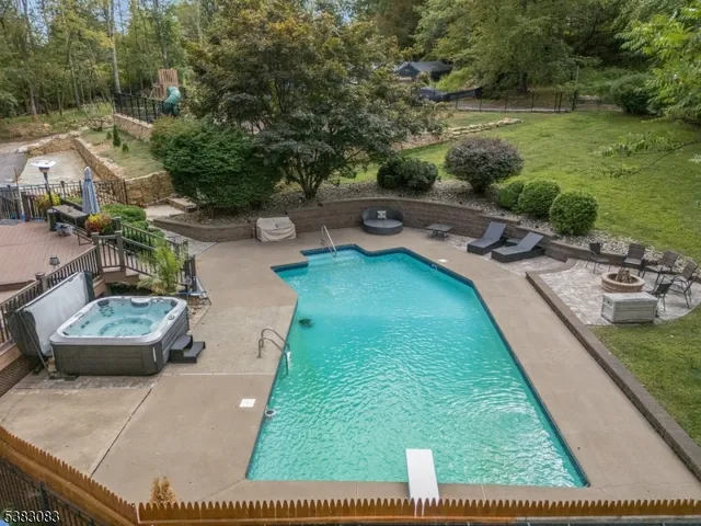 $885,000 | 147 Beacon Hill Road, Califon, NJ 07830