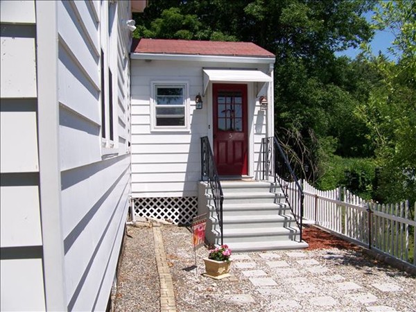 5 Whitins Road Sutton, MA 01590 - Photo 3 of 29