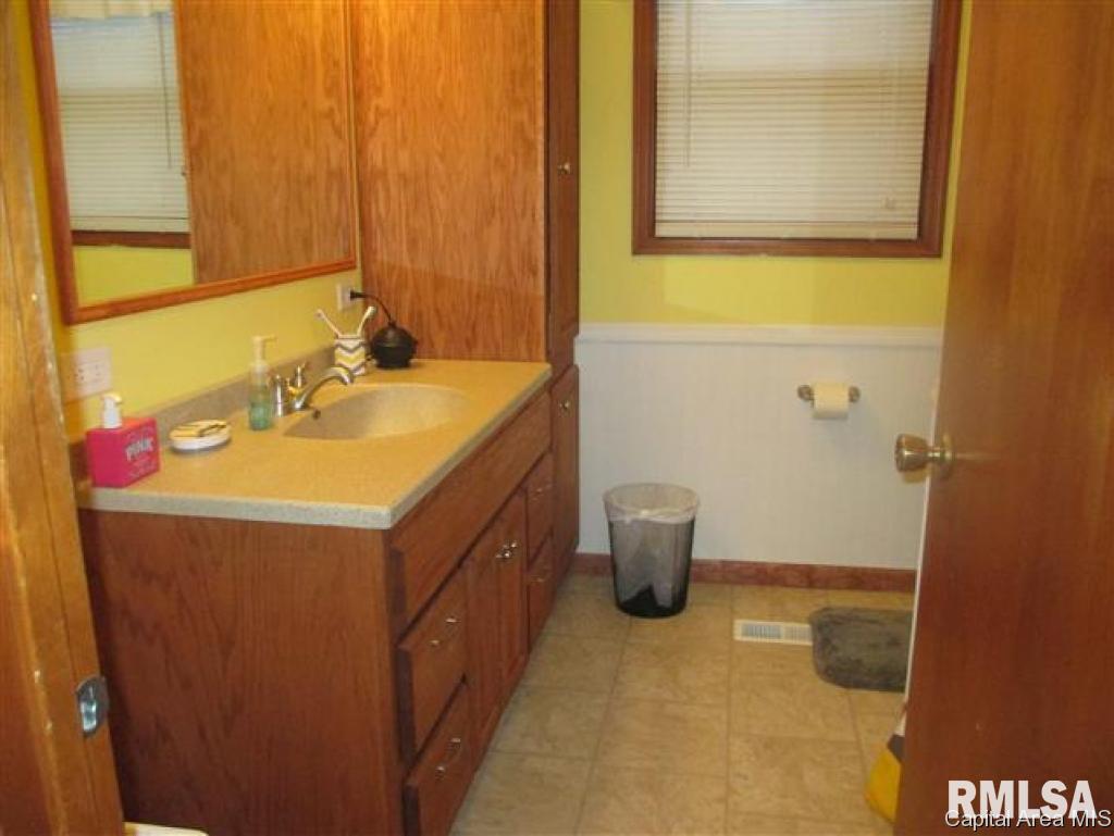 351 West Springfield Street Virginia, IL 62691 - Photo 12 of 16