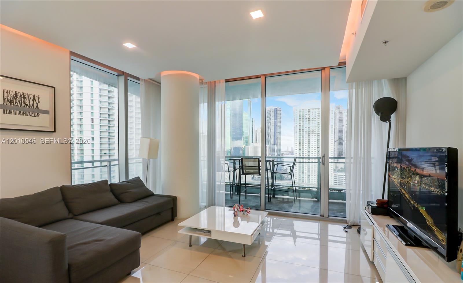 92 Southwest 3rd Street, Unit 2410 Miami, FL 33130 - Photo 9 of 10