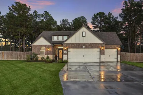 $420,000 | 9822 Guadalupe Street, Conroe, TX 77303