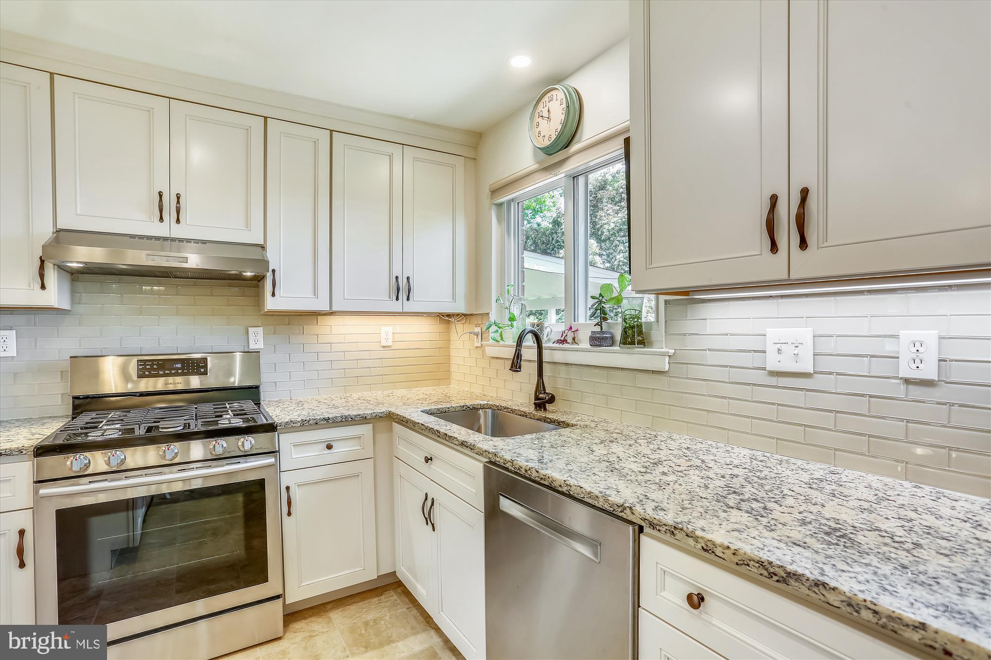 11513 Lovejoy Street Silver Spring, MD 20902 - Photo 9 of 30 Kitchen