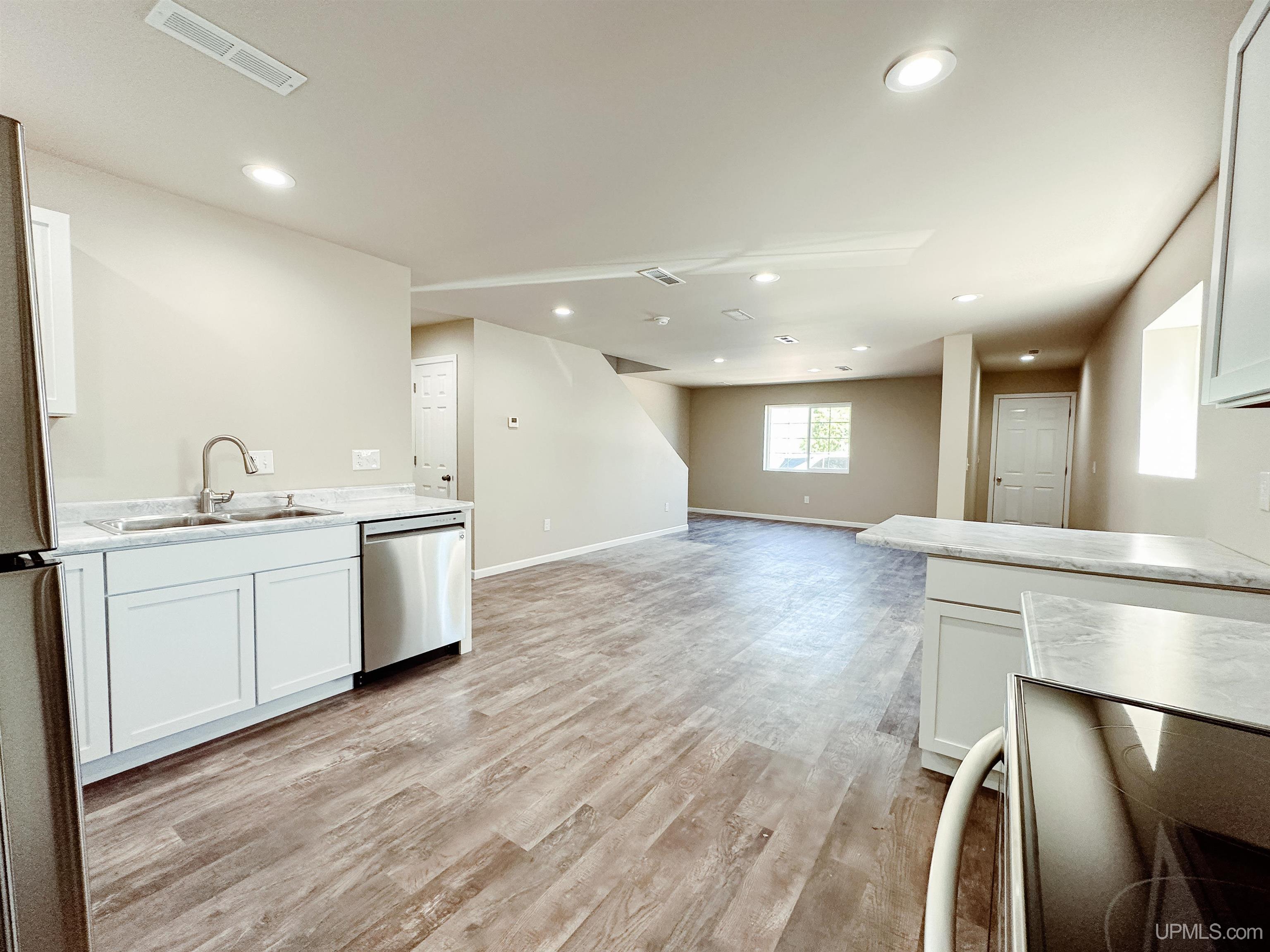 411 North 2nd Street Ishpeming, MI 49849 - Photo 4 of 48