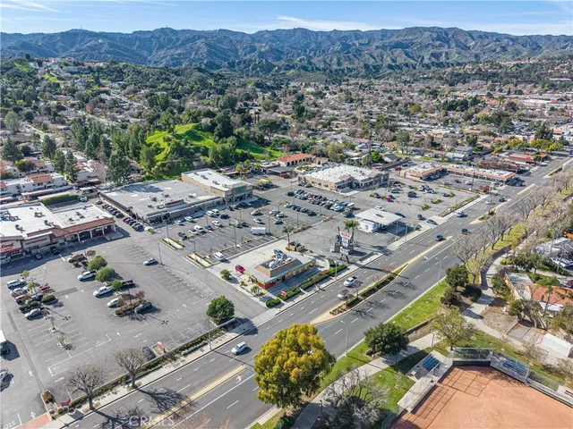 $875,000 | 23540 Vía Amado, Valencia, CA 91355