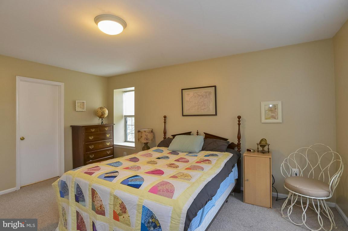 2425 South Walter Reed Drive, Unit 16 Arlington, VA 22206 - Photo 11 of 21 Bedroom (Master)
