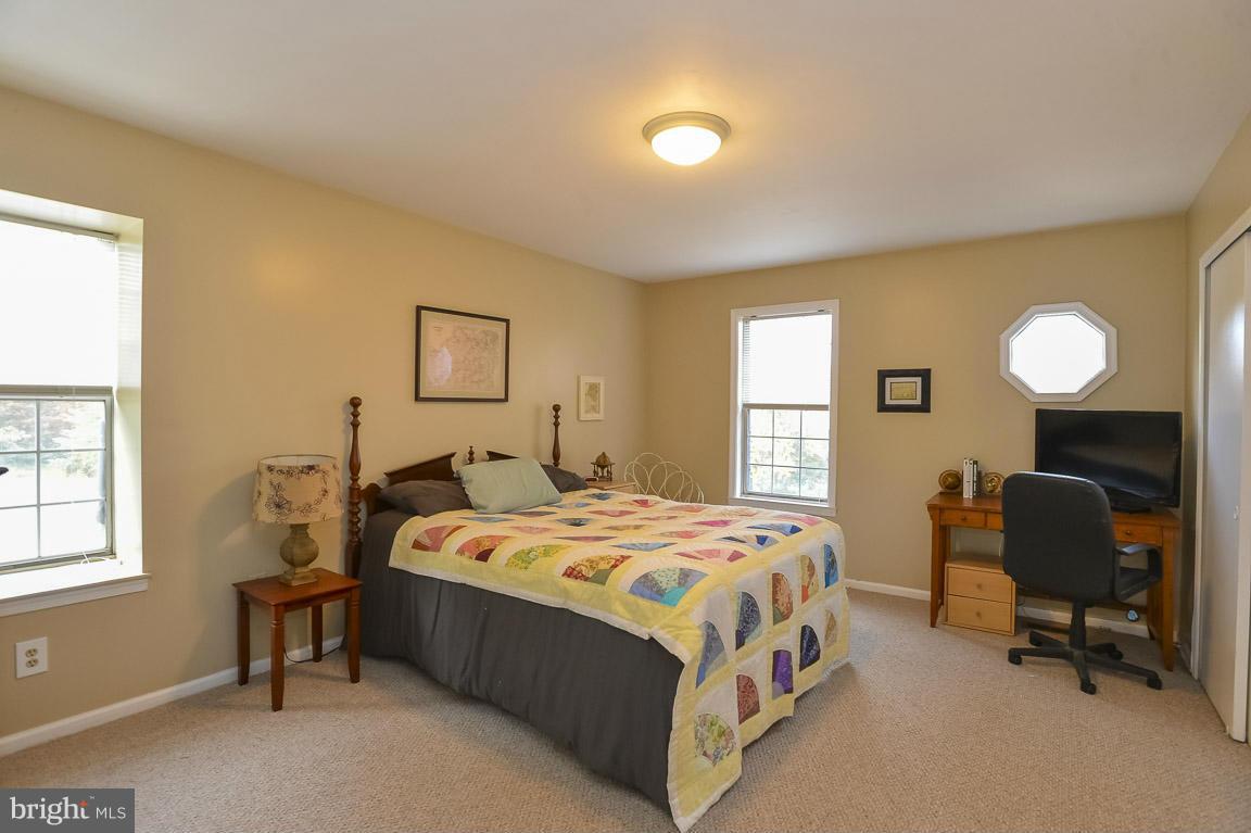 2425 South Walter Reed Drive, Unit 16 Arlington, VA 22206 - Photo 13 of 21 Bedroom (Master)