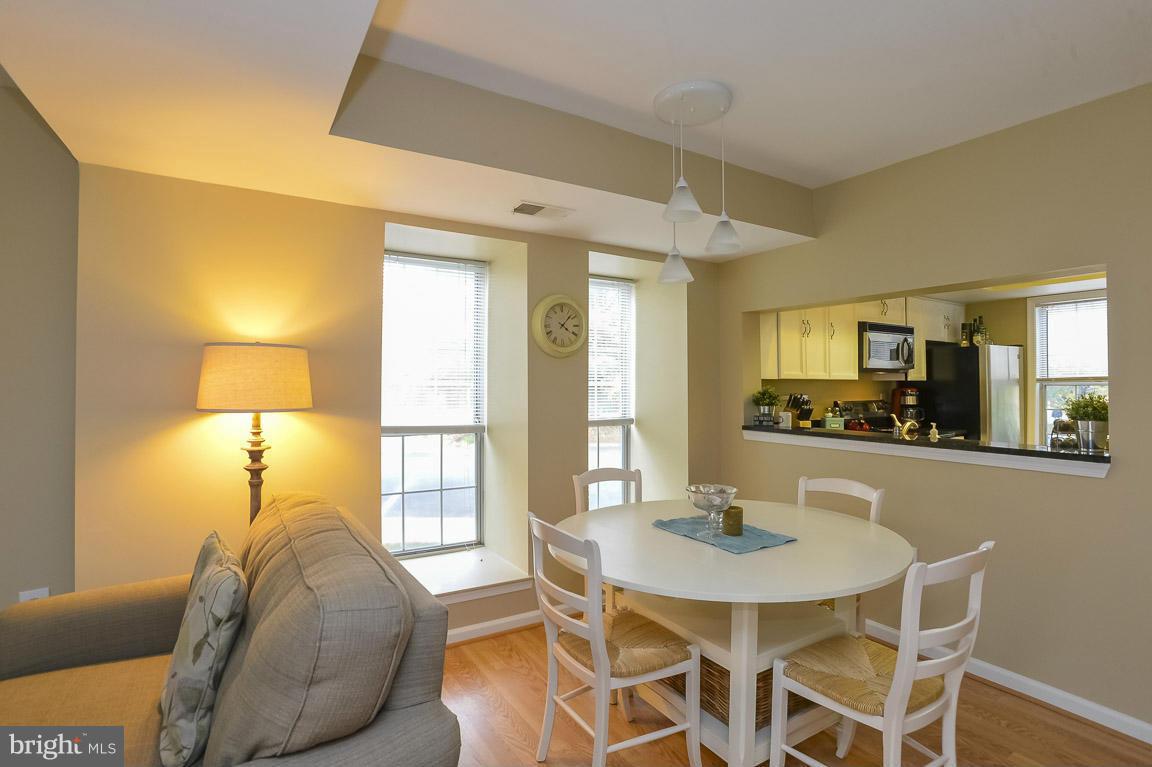 2425 South Walter Reed Drive, Unit 16 Arlington, VA 22206 - Photo 7 of 21 Dining Room