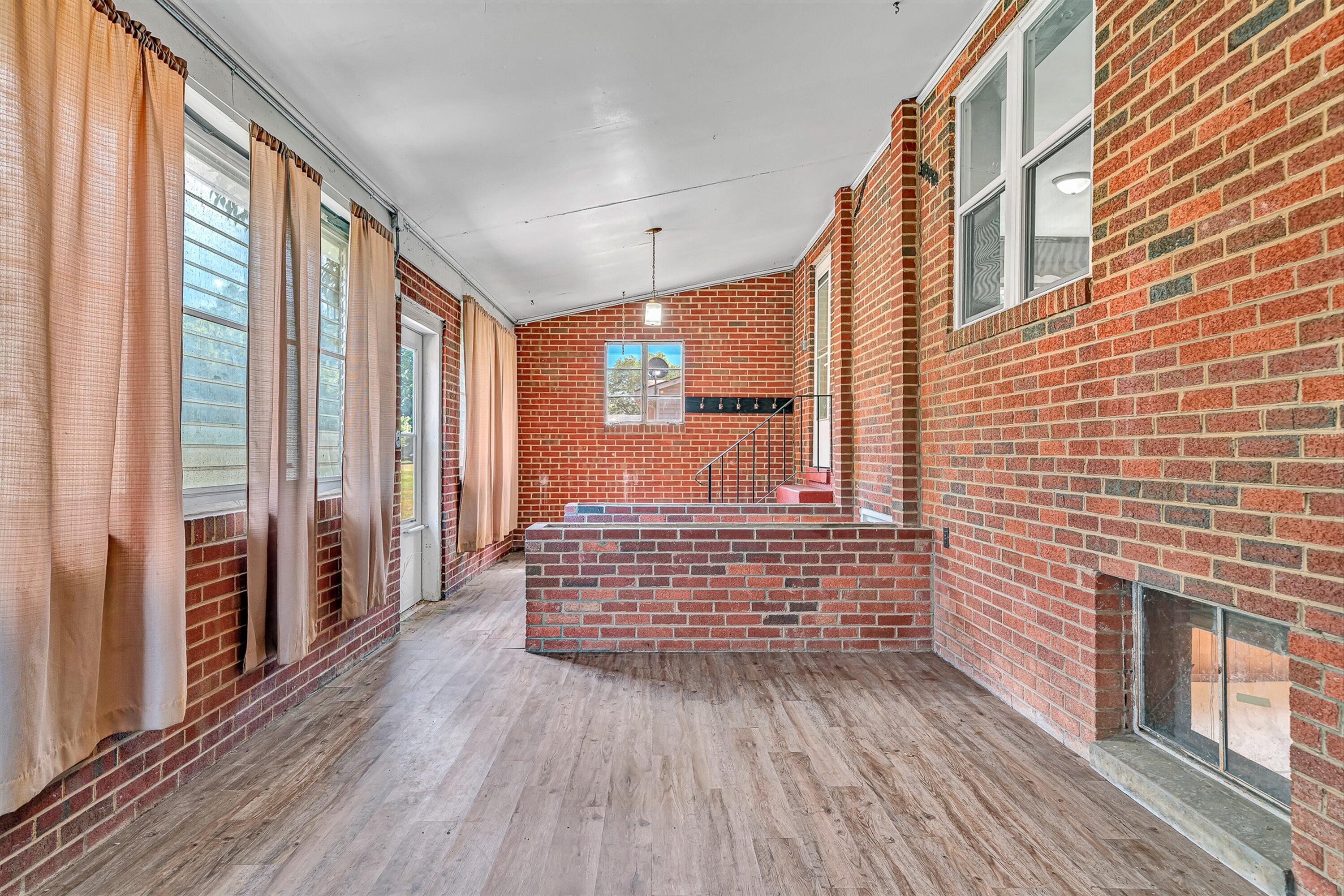 2362 West Riverside Drive Salem, VA 24153 - Photo 32 of 37 32-VM-04806
