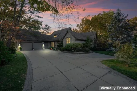 $999,999 | 16750 Village Drive, Loch Lloyd, MO 64012