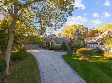 $999,999 | 16750 Village Drive, Loch Lloyd, MO 64012