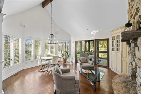 $999,999 | 16750 Village Drive, Loch Lloyd, MO 64012