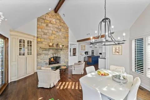 $999,999 | 16750 Village Drive, Loch Lloyd, MO 64012