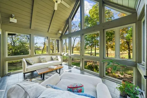 $999,999 | 16750 Village Drive, Loch Lloyd, MO 64012