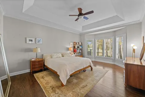 $999,999 | 16750 Village Drive, Loch Lloyd, MO 64012