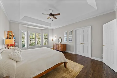 $999,999 | 16750 Village Drive, Loch Lloyd, MO 64012