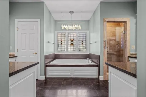 $999,999 | 16750 Village Drive, Loch Lloyd, MO 64012