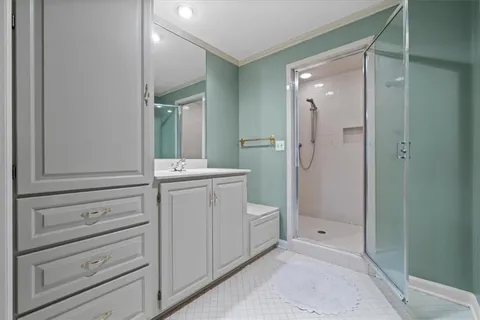 $999,999 | 16750 Village Drive, Loch Lloyd, MO 64012