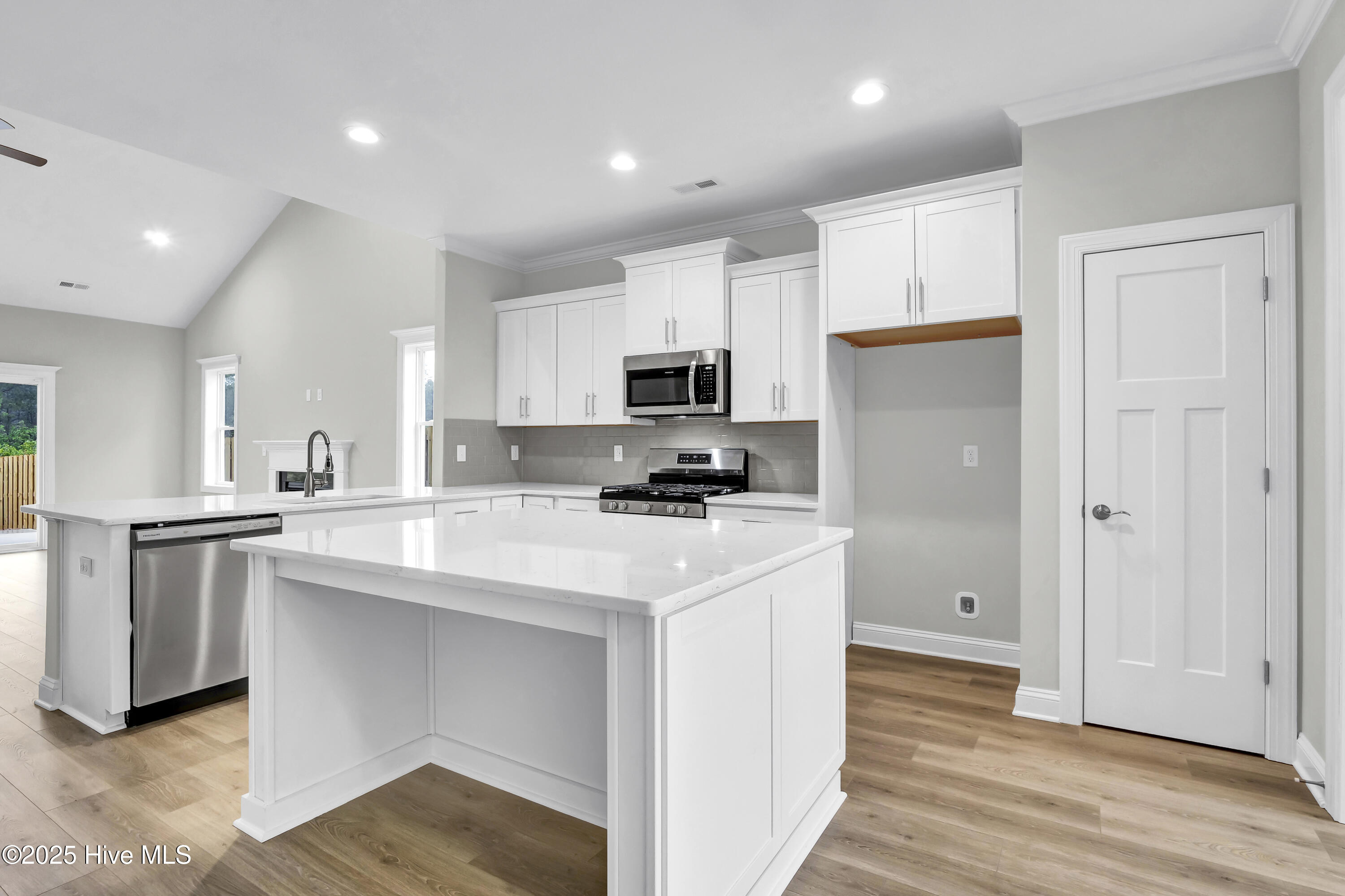 2772 Longleaf Pine Circle Leland, NC 28451 - Photo 6 of 43 P2011118