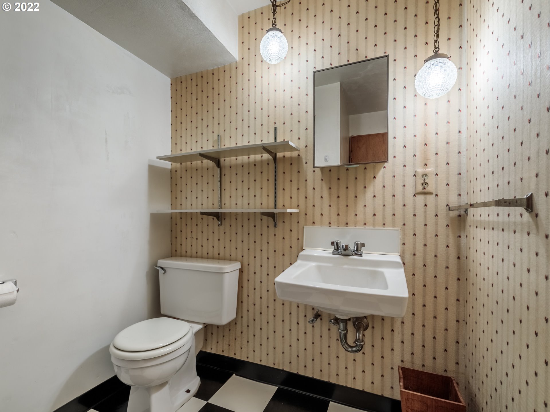 52221 Rabinsky Road Scappoose, OR 97056 - Photo 14 of 27 Bathroom