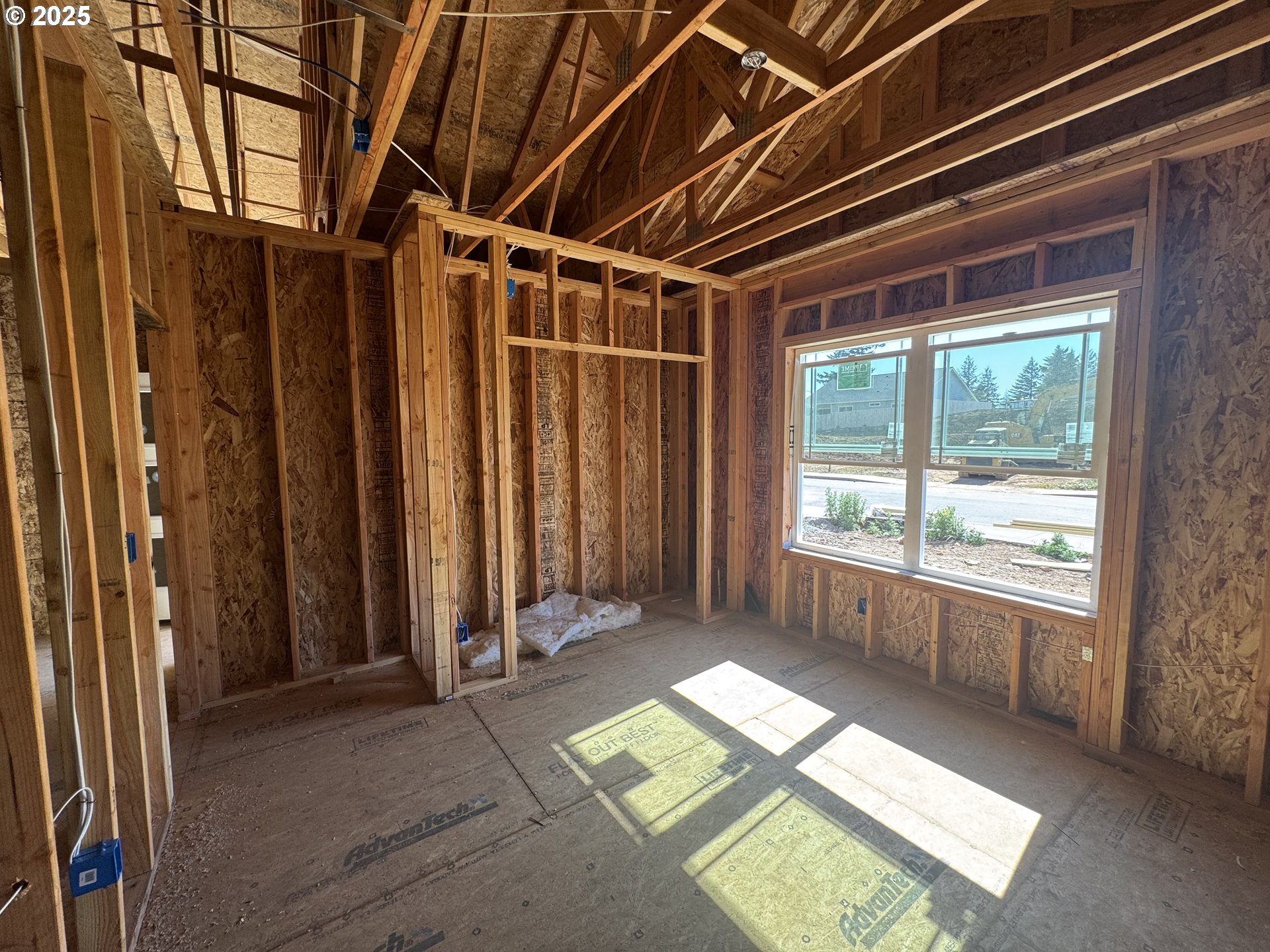 1229 Lighthouse Lane Brookings, OR 97415 - Photo 21 of 28 an empty room with windows