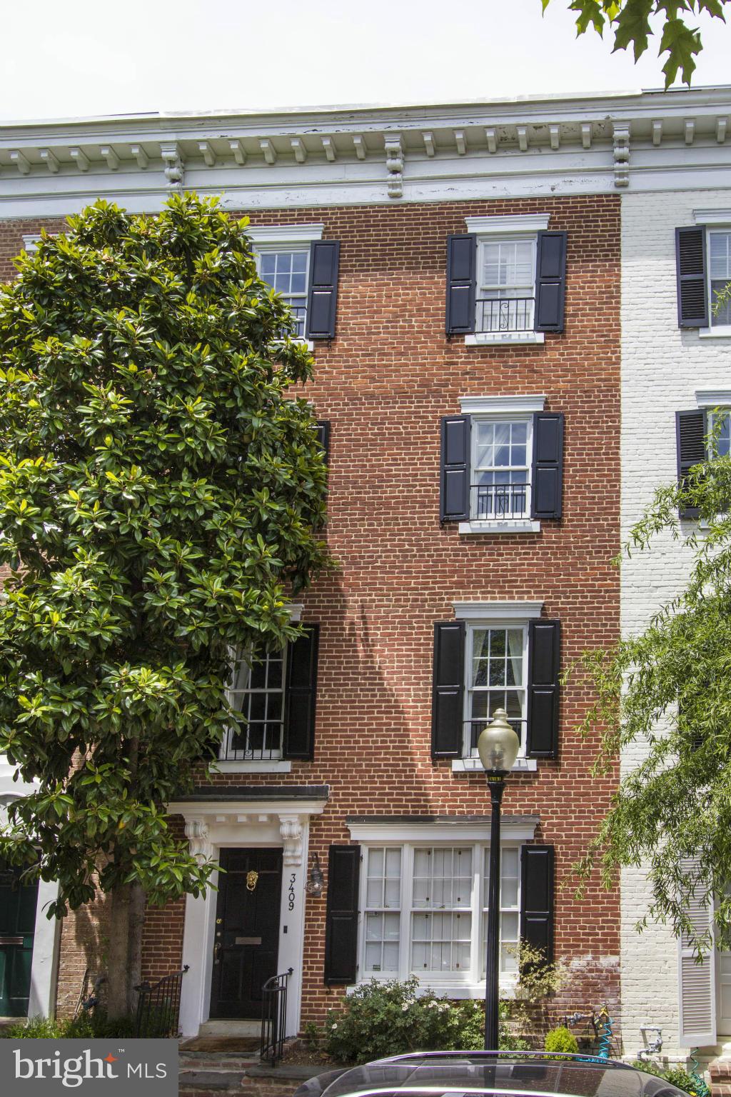 Huge 4-Floor Federal Style Row House on Historic S