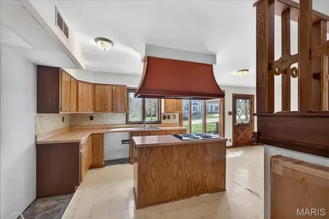 $894,900 | 13777 Clayton Road, Town and Country, MO 63017
