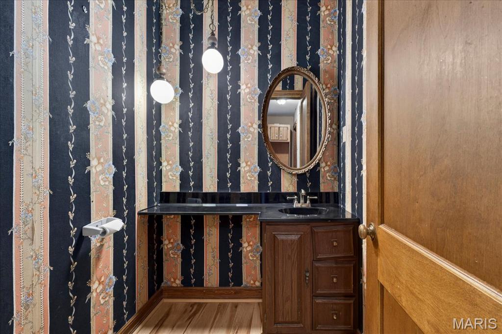 13777 Clayton Road Town and Country, MO 63017 - Photo 15 of 57