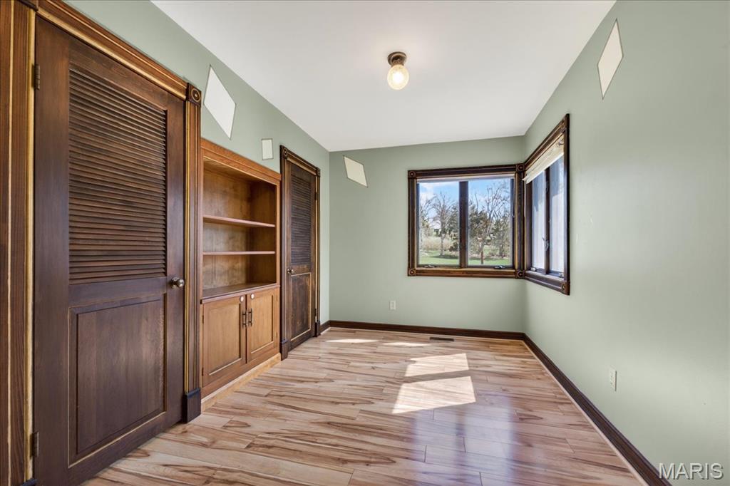 13777 Clayton Road Town and Country, MO 63017 - Photo 20 of 57