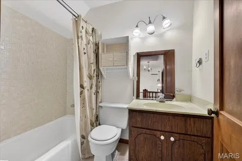 $894,900 | 13777 Clayton Road, Town and Country, MO 63017