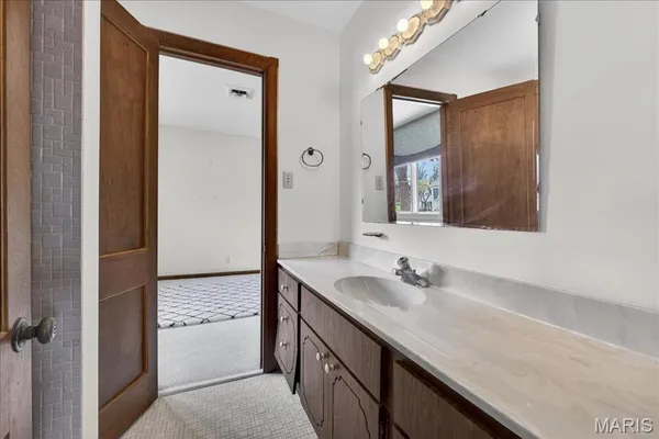 $894,900 | 13777 Clayton Road, Town and Country, MO 63017