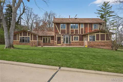 $894,900 | 13777 Clayton Road, Town and Country, MO 63017