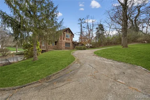 $894,900 | 13777 Clayton Road, Town and Country, MO 63017