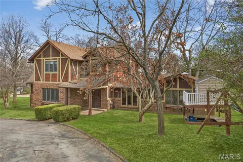 $894,900 | 13777 Clayton Road, Town and Country, MO 63017