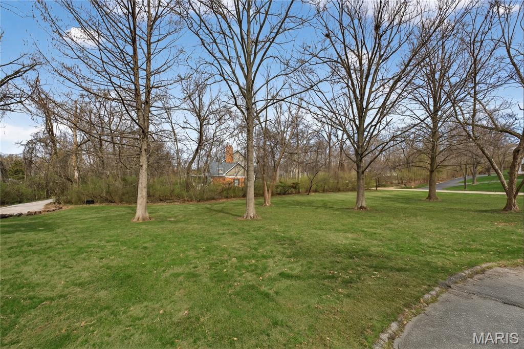 13777 Clayton Road Town and Country, MO 63017 - Photo 43 of 57